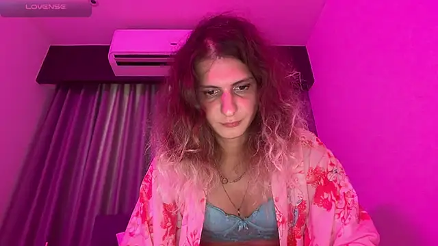 AlicePinkhead webcam