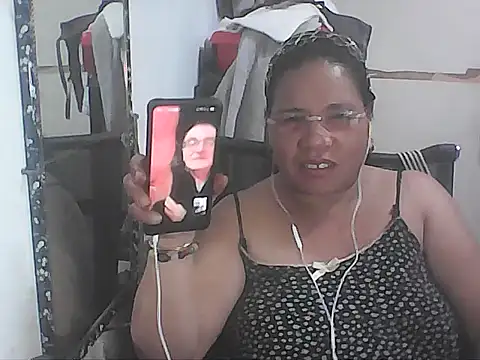 hotwet_mama4uxx webcam