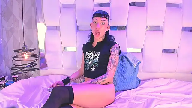 MadisonWood01 — NAKED BODY - SPANK ASS