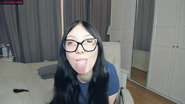 RoxanneComisky webcam