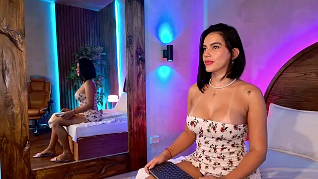 renata_black_ webcam