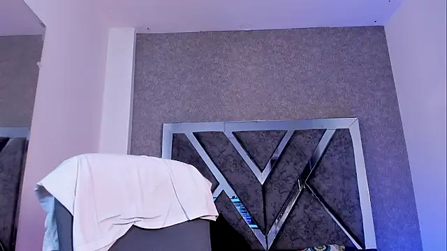 matthew_and_mila webcam