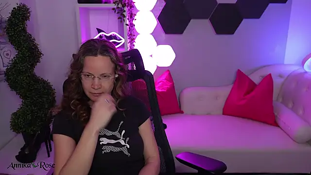 AnnikaRose webcam