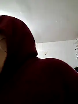 Scarlet_curly8a webcam