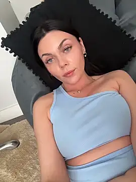 Webcam Model (Angel-Eve) is live