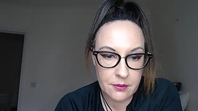 Humiliatrixxxx webcam