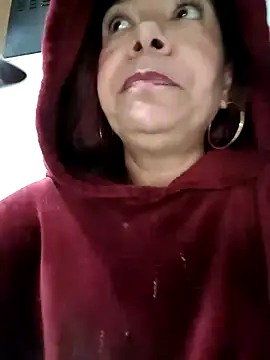 Scarlet_curly8a webcam