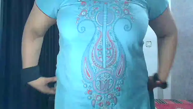 SimmiQueen_77 webcam