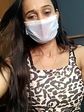 Webcam Model (Saharaa)  is live.Free join now!