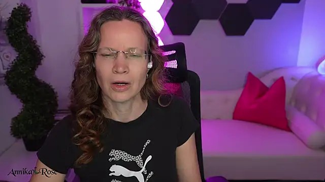 AnnikaRose webcam