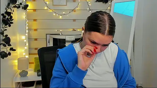 Josephine_Kiss webcam