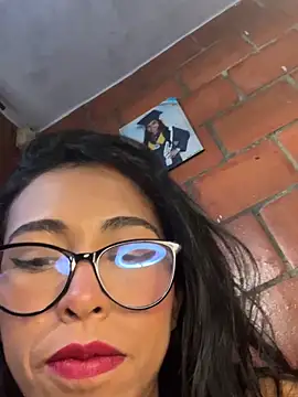 Emma__cumlovee webcam