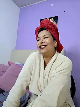 Scarlet_curly8a webcam