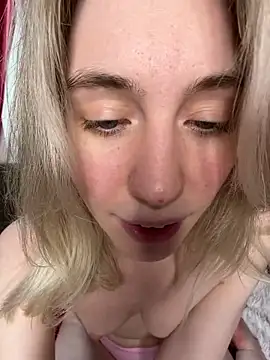 LovelyMiu from StripChat is Freechat