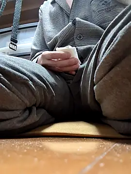 Live webcam thumbnail of mgnhiroyuki from jp. Watch my show!