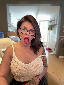 CarlaConnorTV webcam