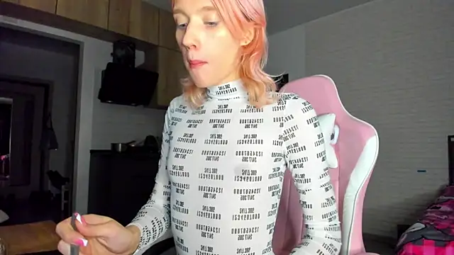 _Alice_Kitty from StripChat is Freechat