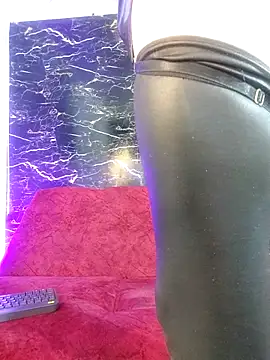 crislingery_dolli webcam