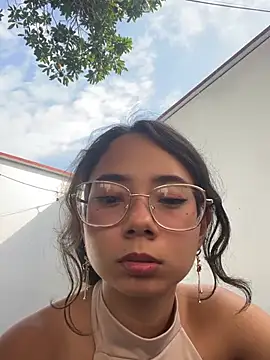 alicia-petite webcam