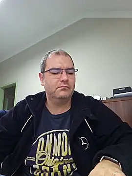 Andrew1900529 webcam