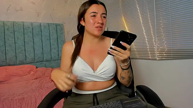 tara_parker - Tara_Parker's free webcam - UK Sex Cams