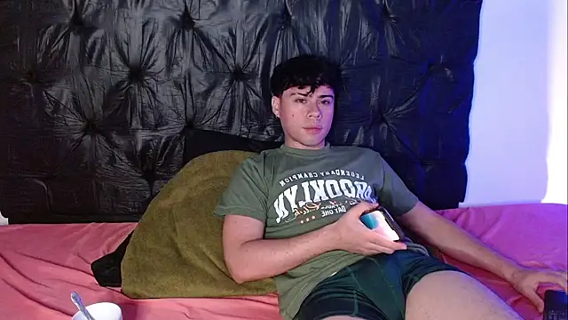 ITHAN_DREAMBOY webcam