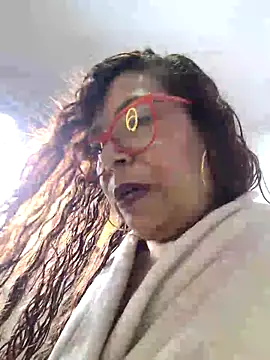 Scarlet_curly8a webcam