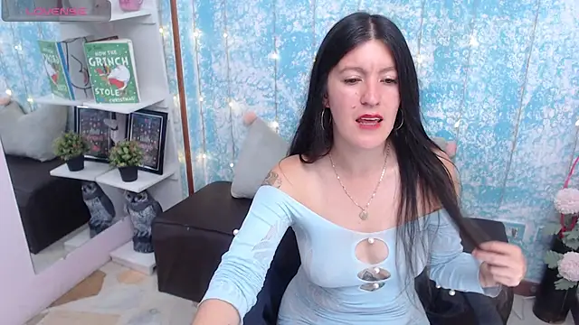 HannaOwen_ webcam