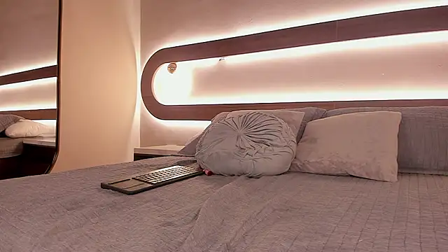 Sienna_brunette webcam