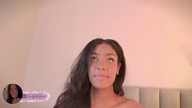 emely_deluxe - Emely_Deluxe's free webcam - UK Sex Cams