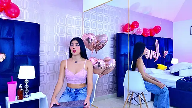 Mia-Monroe webcam