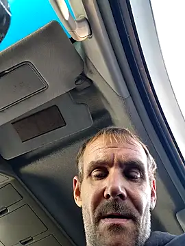 hungwell1515 (Ask my age) - To stroke my cock