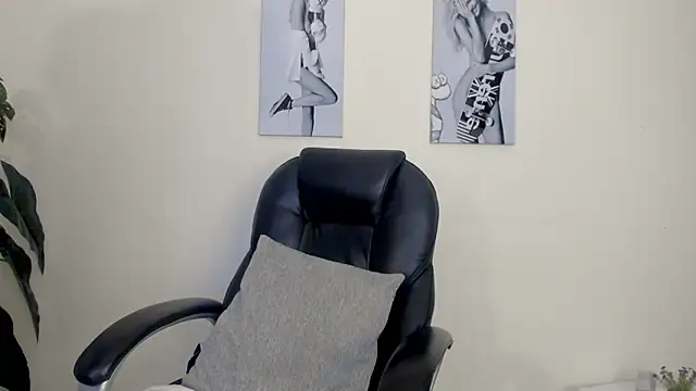 Victoria_Rosee webcam