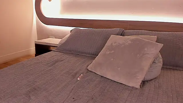 Sienna_brunette webcam