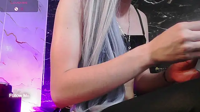 crislingery_dolli webcam