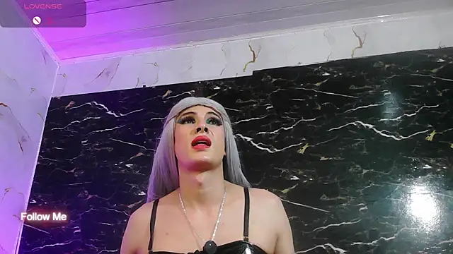 crislingery_dolli webcam