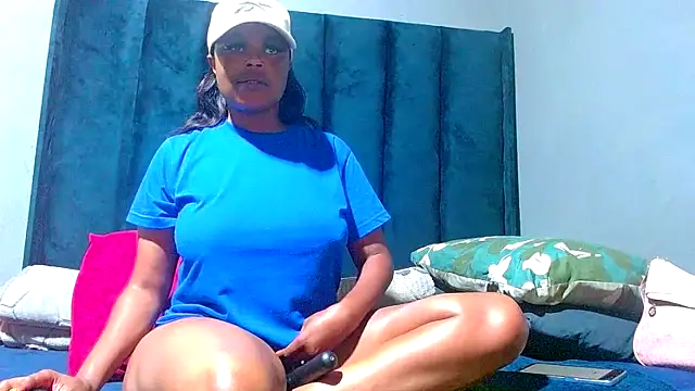 spicykitty33 - SpicyKitty33's free webcam