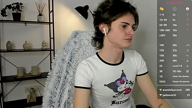 little_femb0y webcam