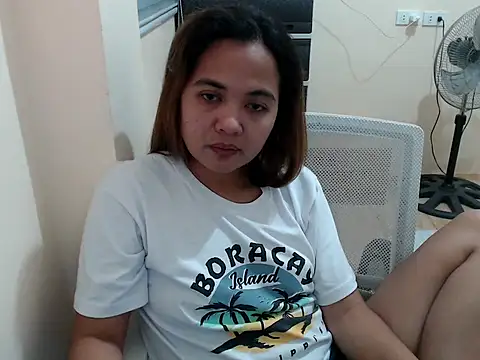 xTheLastVIRGINx webcam