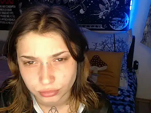 AlienforTwenty webcam