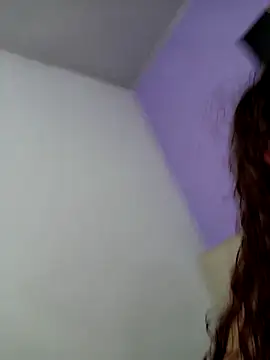 Scarlet_curly8a webcam