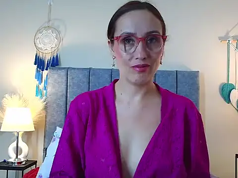 iberianmoonmk - IberianMoonMK's free webcam