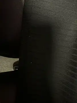 HiddenHoneyLDN webcam