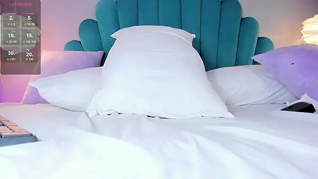 AlassiaHocthner webcam