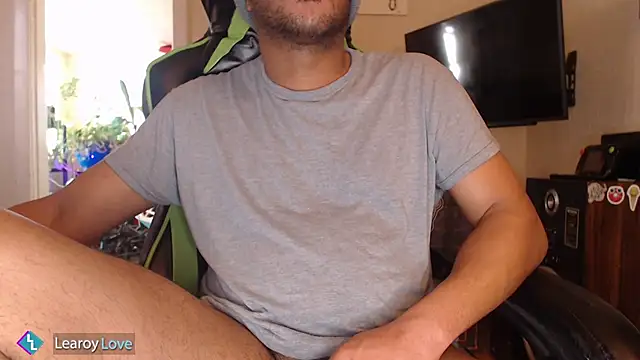 Learoy_Love webcam