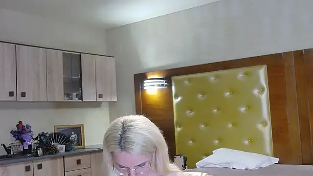 domcaprisse - DomCaprisse's free webcam - UK Sex Cams