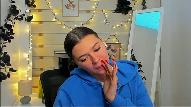 Josephine_Kiss webcam