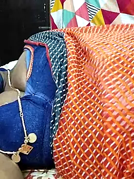 Webcam Model (shobini)  is live.Free join now!