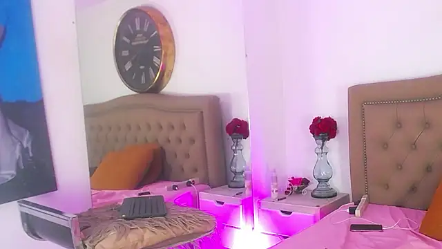 Adara_Ferrara webcam