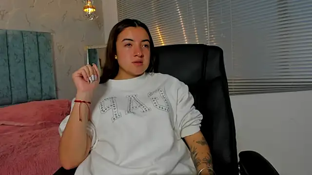 tara_parker - Tara_Parker's free webcam - UK Sex Cams